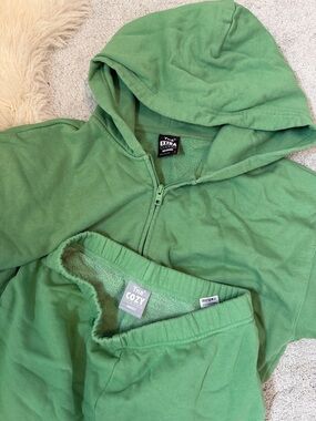 TNA Green Zip Hoodie and Matching Sweatpants Set Small